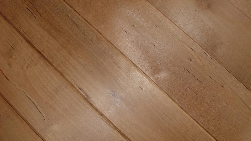 在重庆，木门的价格大致可以分为以下几个区间：